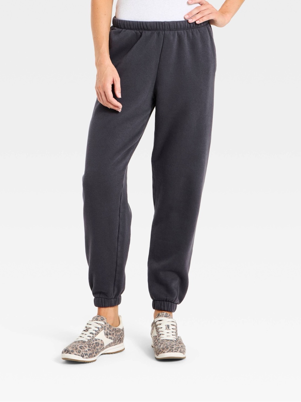 Women's Mid-Rise Fleece Jogger Pants - Universal Thread Charcoal Gray L